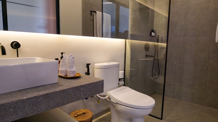 Bathroom 26