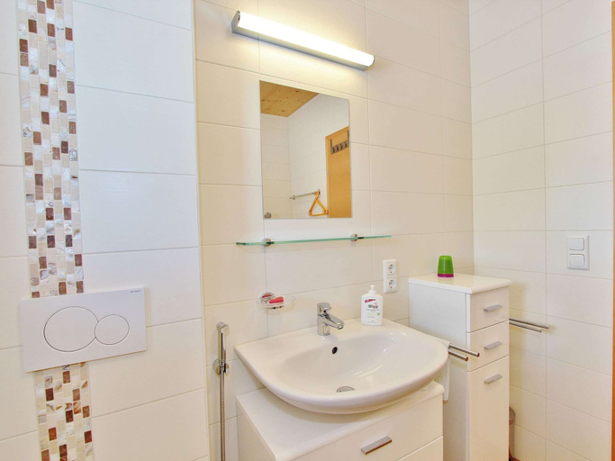 Bathroom 4, Chalet in St Johann by Ski Slope, Kitzbühel