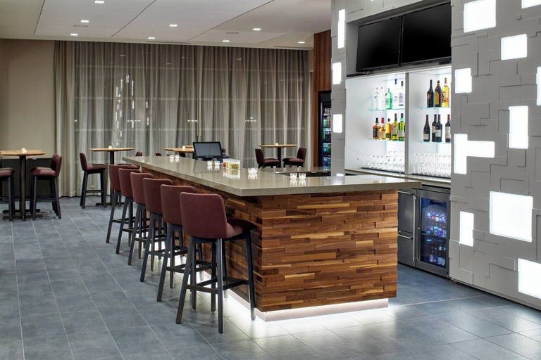 Food & Drinks 5, Courtyard by Marriott Albany Airport, Albany