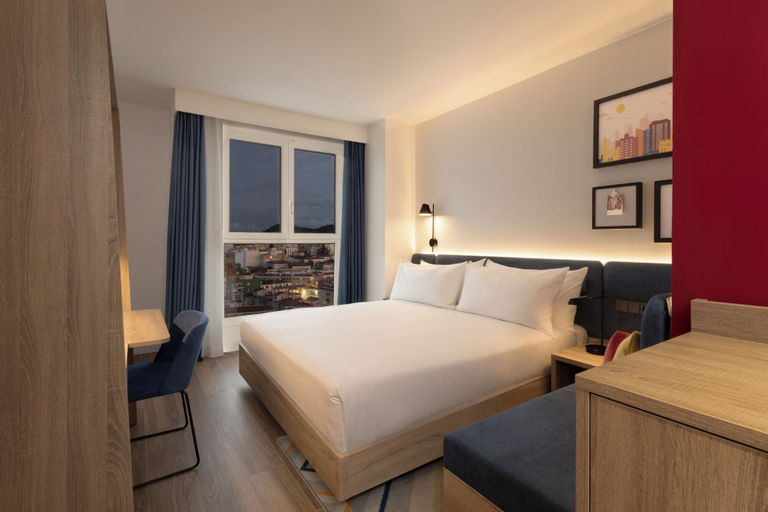 Bedroom 4, Hampton By Hilton Malaga Martiricos, Málaga