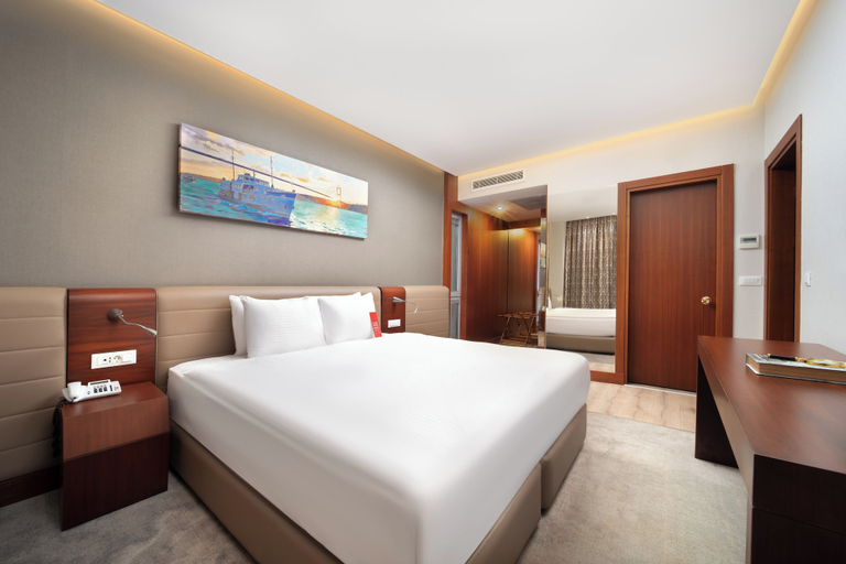 Bedroom 3, Ramada Plaza by Wyndham Istanbul Atakoy, Bakırköy