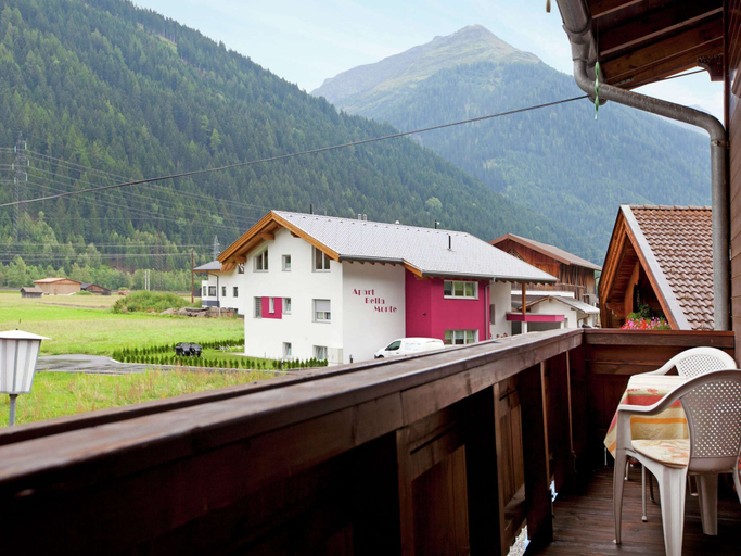 Others 5, Apartment in Pettneu Near St. Anton Ski Slopes, Landeck