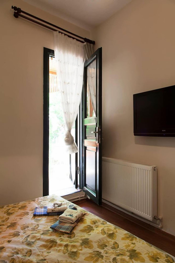 Bedroom 2, Orhan Kutbay'in Evi Turyolu Cafe Pansiyon, Adalar