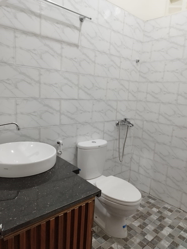 Bathroom 12