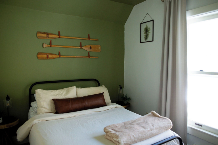 Bedroom 3, The Park Street Inn, Antrim