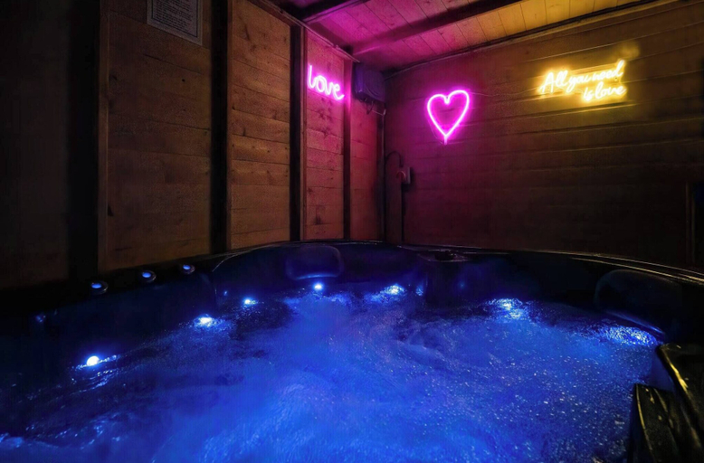 Sport & Beauty 4, Perfect Couple Retreat To Unwind&relax With Hottub, East Sussex