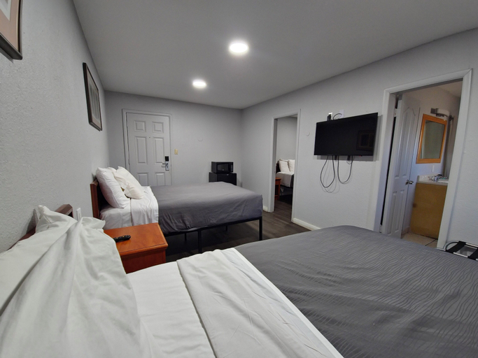 Bedroom 4, The L Motel - Downtown Flagstaff, Coconino