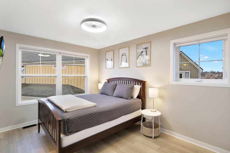 Bedroom 3, Eddie`s Hideaway #4, La Salle