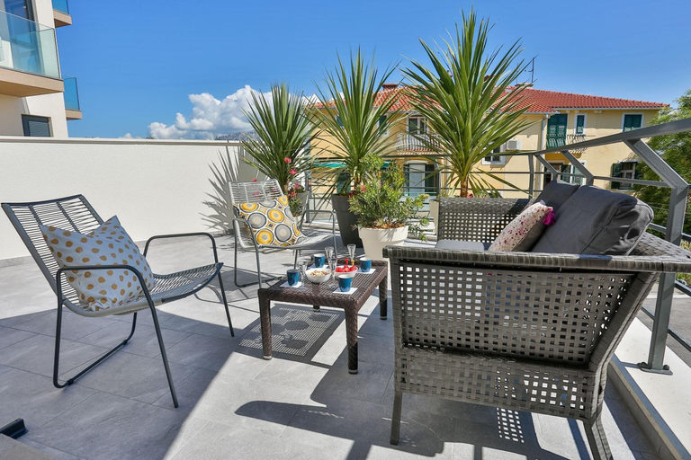5, Luxury Urban Villa Apartments With Jacuzzi, Split
