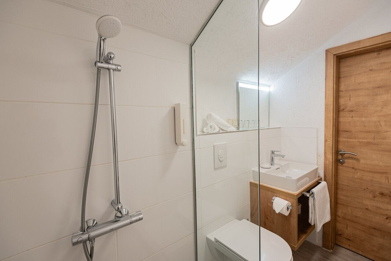 Bathroom 3, Hotel Modus, Salzburg