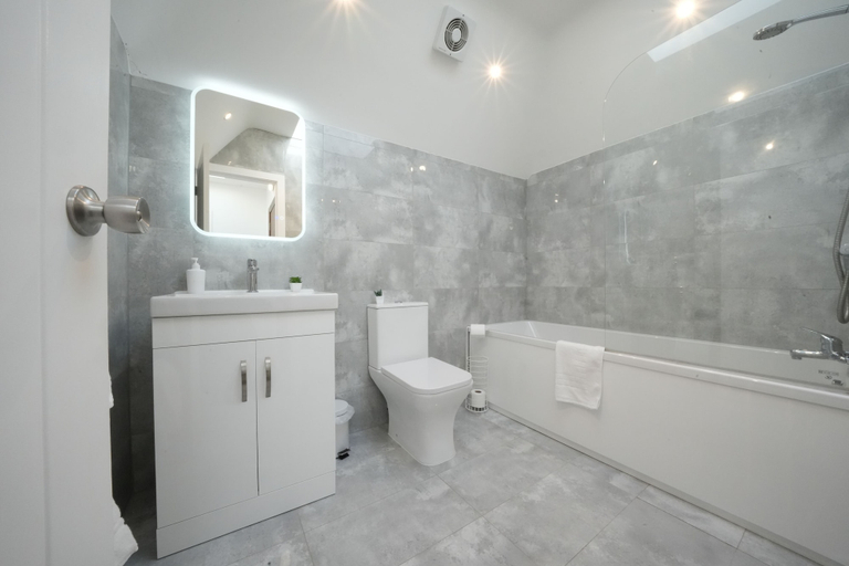 Bathroom 4, Heathrow Charge and Go, Surrey