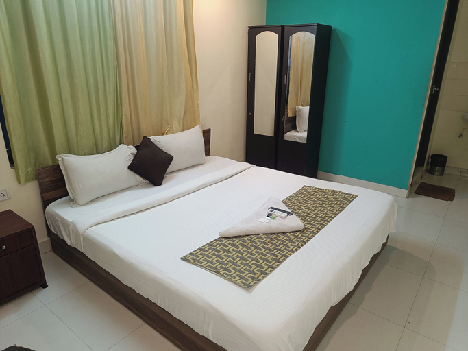 Bedroom 3, Green Tree Hotel, Chennai
