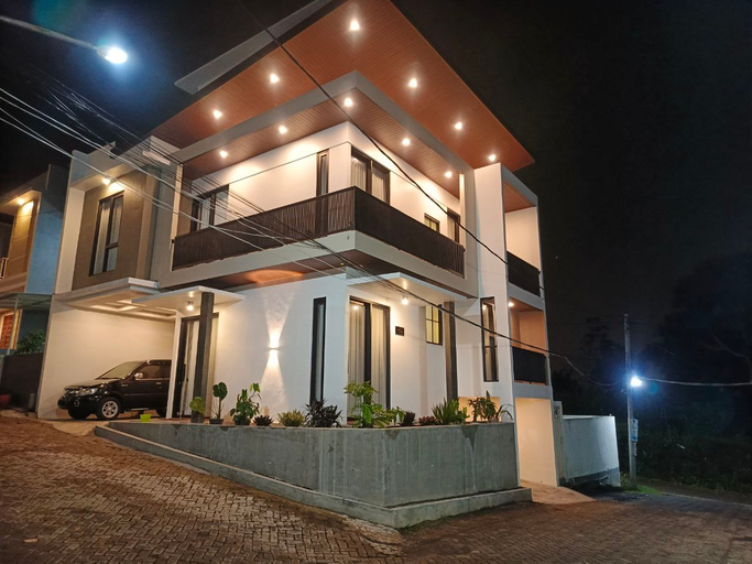 Papi Villa O3, Malang