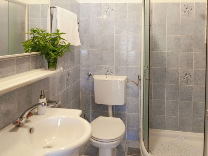 Bathroom 5, Countryside Getaway near River & Sea, Omiš