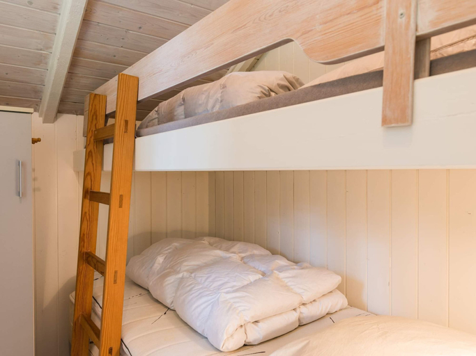 Bedroom 4, 6 Person Holiday Home on a Holiday Park in Blavand, Varde
