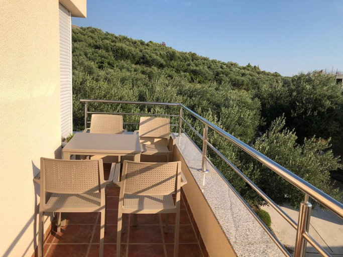 Others 5, Villa Jurisic, Tučepi