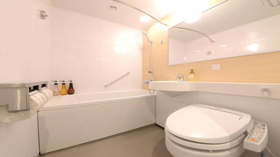 Bathroom 30