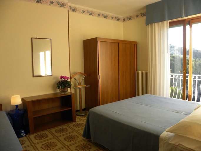 Room 3, Apartment in Pietra Ligure With Garage, Savona