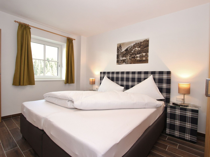 Bedroom 2, Luxury Chalet in Saalbach-Hinterglemm near Ski Area, Zell am See
