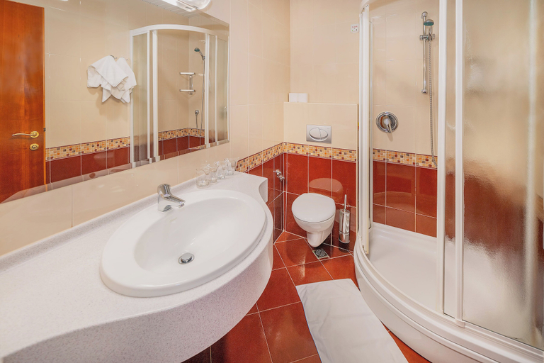 Bathroom 3, Hotel Dobrovit, Baška