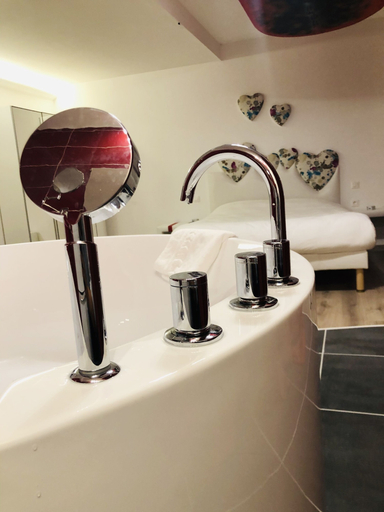 Bathroom 4, Pavillon Fani, Puy-de-Dôme