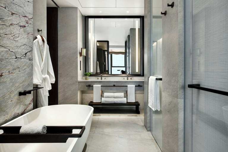 Bathroom 18