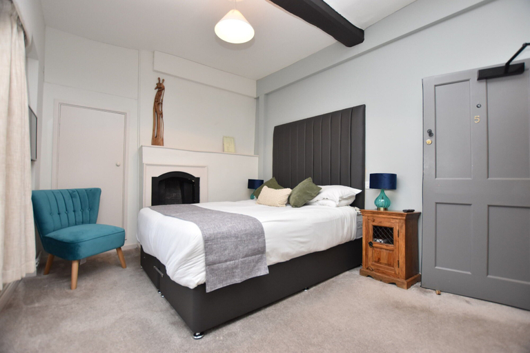Bedroom 2, The Halford Bridge Inn, Warwickshire