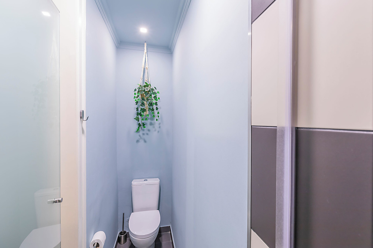 Bathroom 3, LR Guest House, Lisbon