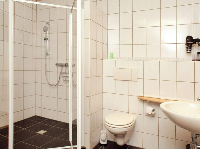 Bathroom 3, Apartment With Balcony in Brixen in Thale, Tyrol, Kitzbühel