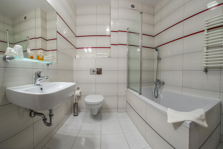 Bathroom 4, Hotel Polonia, Biała Podlaska City