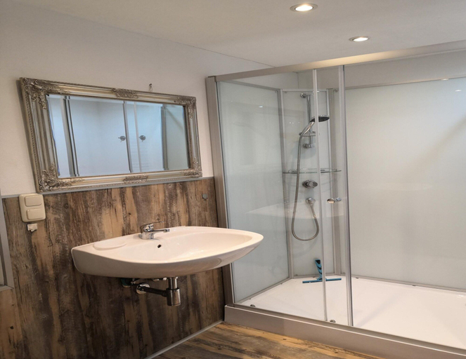 Others 2, Apartment in Chiemgau Near Chiemsee Lake, Traunstein