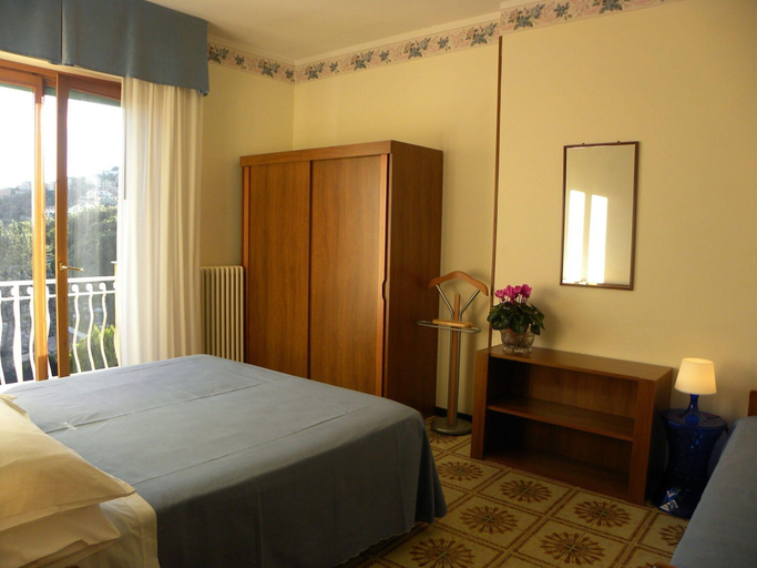 Room 4, Apartment in Pietra Ligure With Garage, Savona