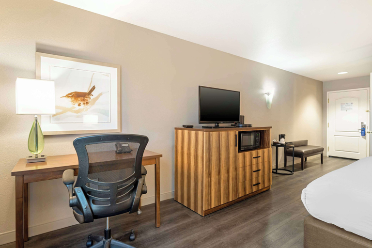 Bedroom 4, Best Western Cedar Inn & Suites, Calaveras