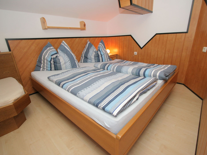 Bedroom 3, Cozy Apartment in Embach Austria near Ski Area, Zell am See