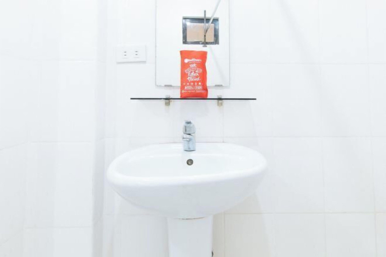 Bathroom 25