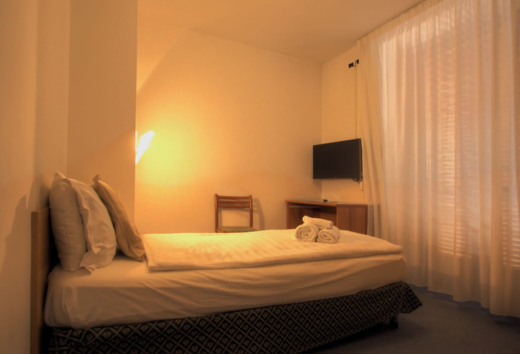 Bedroom 2, Hotel Alle Piramidi, Trento
