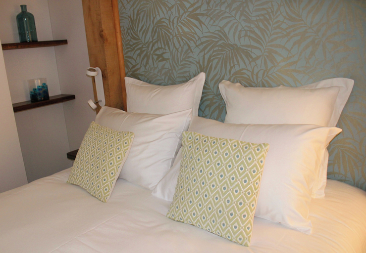 Bedroom 4, Les Secrets du Defends, Var