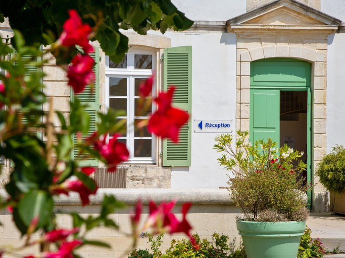 Exterior 2, Residence Le Palais des Gouverneurs, St. Martin-de-re, Charente-Maritime