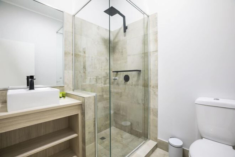 Bathroom 26