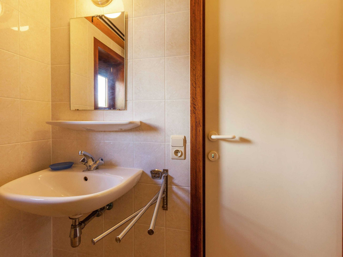 Bathroom 3, Relaxing Bredene Hideaway, West-Vlaanderen
