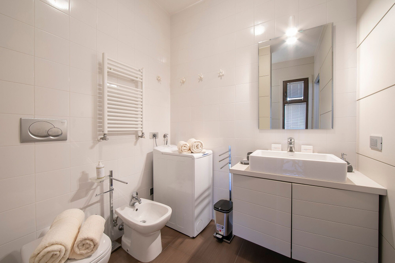 Room 2, Suite on The Lake in Meina, Novara