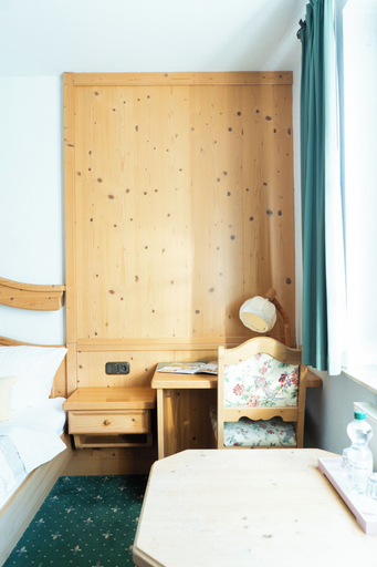 Bedroom 12