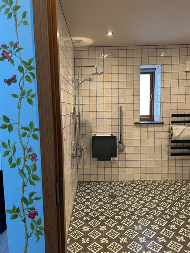 Bathroom 3, Guinness Arms, Suffolk