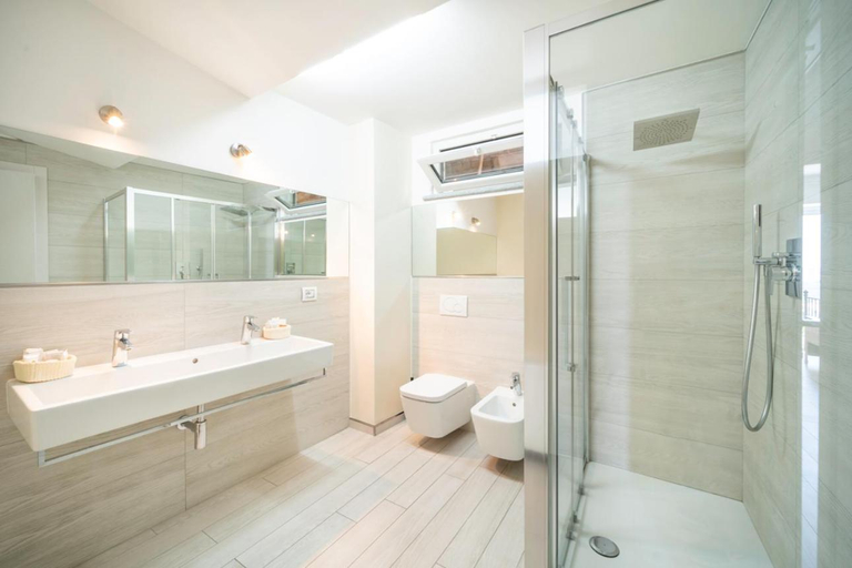 Bathroom 4, La Villa Holiday House, Cuneo