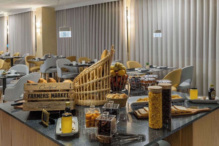 Food & Drinks 5, Brit Hotel Paris Orly, Val-de-Marne