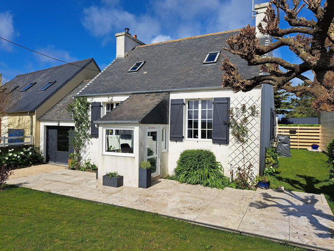 Exterior 2, Holiday Home in Guisseny Near the Beach, Finistère