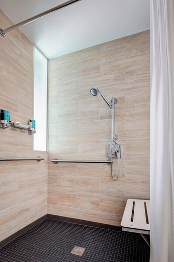 Bathroom 4, Aloft by Marriott Fort Worth Downtown, Fort Worth