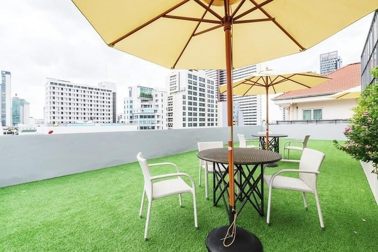 Exterior & Views 25