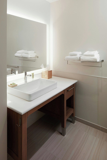 Bathroom 10