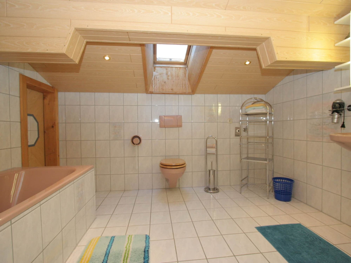 Bathroom, Cozy Apartment in Embach Austria near Ski Area, Zell am See